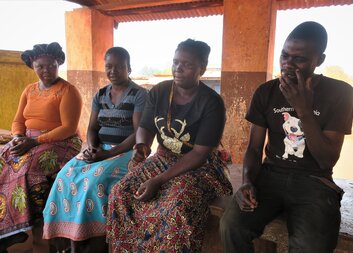 Caritas Czech Republic helps refugees in Meheba Refugee Settlement in Zambia to form Savings groups