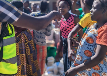 Caritas Czech Republic in Zambia conducts the first ever market day in Meheba refugee settlement