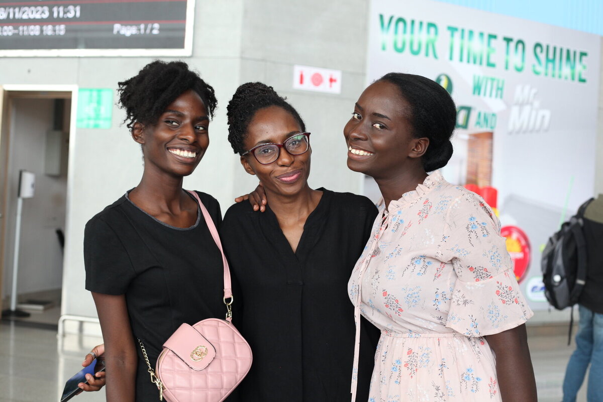 Magna bidding farewell to her siblings Magna bidding farewell to her siblings